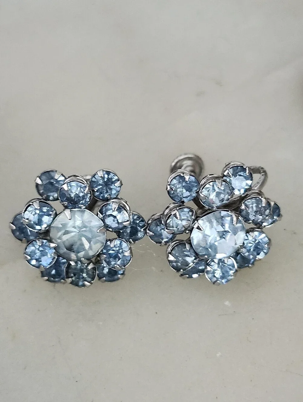 Vtg Silver Tone Floral Cluster Blue Crystal Screw Back Earrings